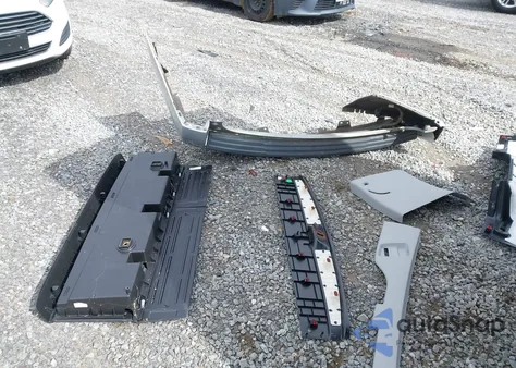 2015 Chevrolet Tahoe Lt z USA, uszkodzony, nr VIN 1GNSKBKC7FR172284